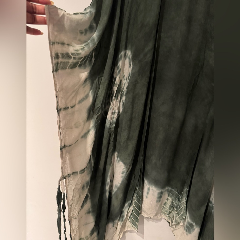 Torrid Tie-Dye Ruana - Picture 6 of 10